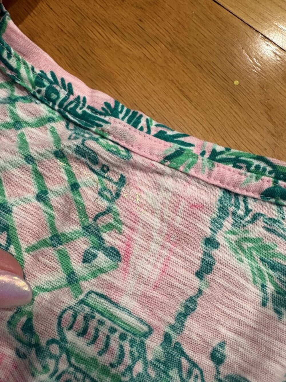Lilly pulitizer Size Medium (M) Women's Pink Green Tropical Palm Tree Print T-Sh - Picture 4 of 4
